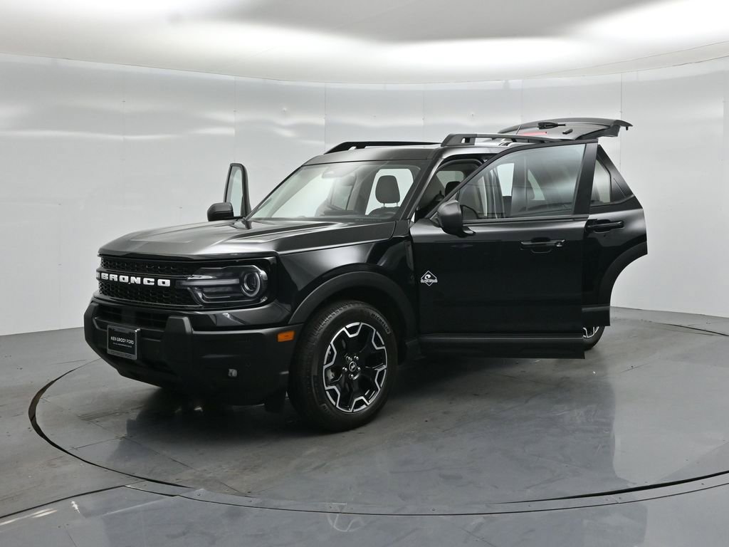 Certified 2025 Ford Bronco Sport Outer Banks w/ Outer Banks Tech Package+ AWD/4WD image 32