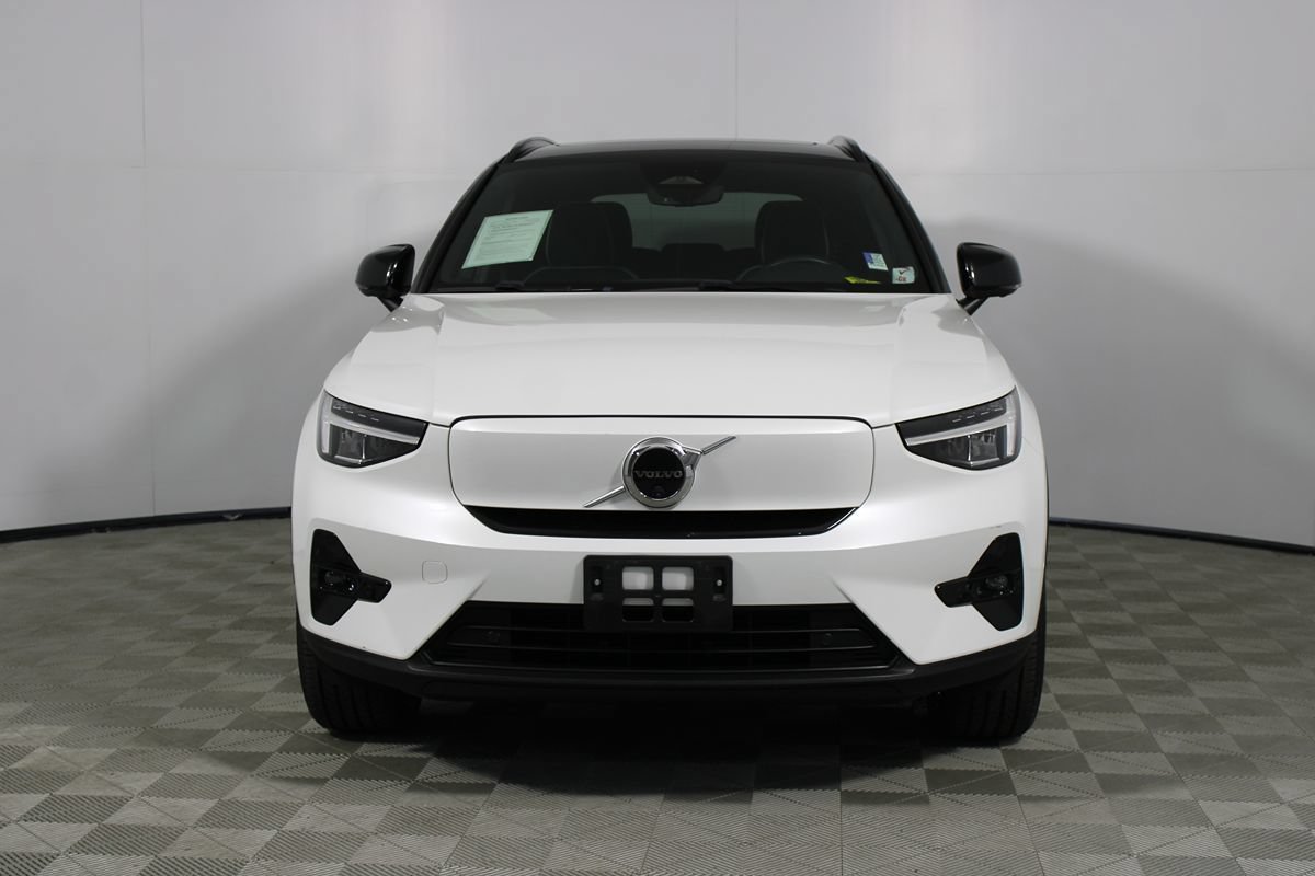 Used 2023 Volvo XC40 Recharge Plus w/ Protection Package Premier AWD/4WD image 27