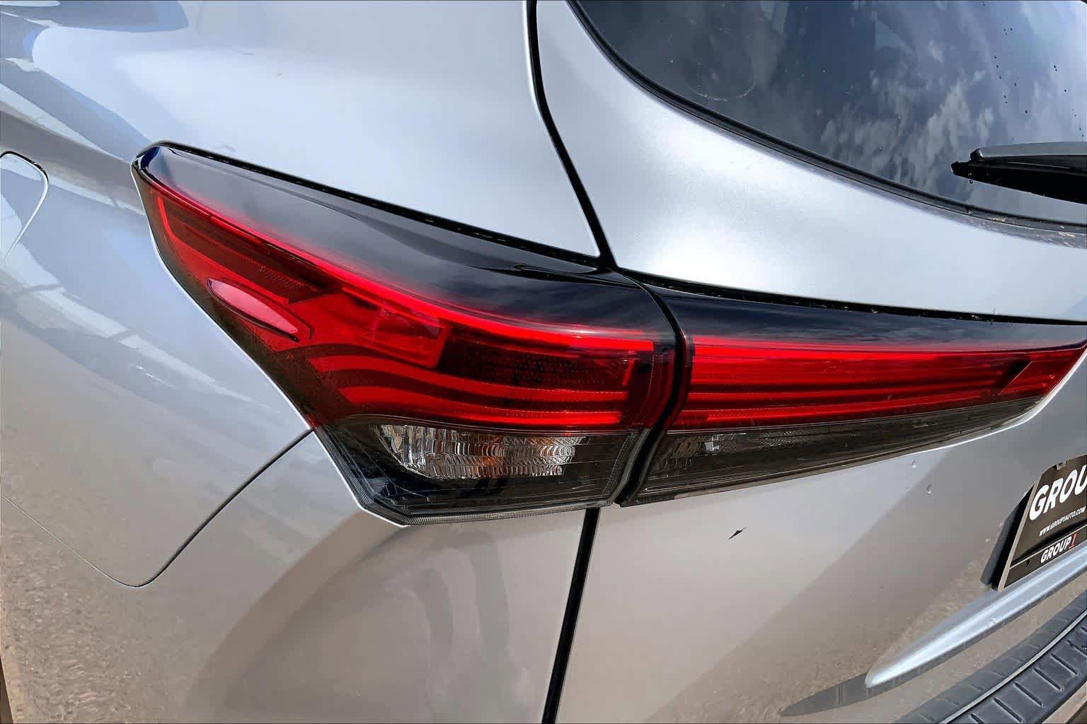 Used 2022 Toyota Highlander XSE FWD image 29