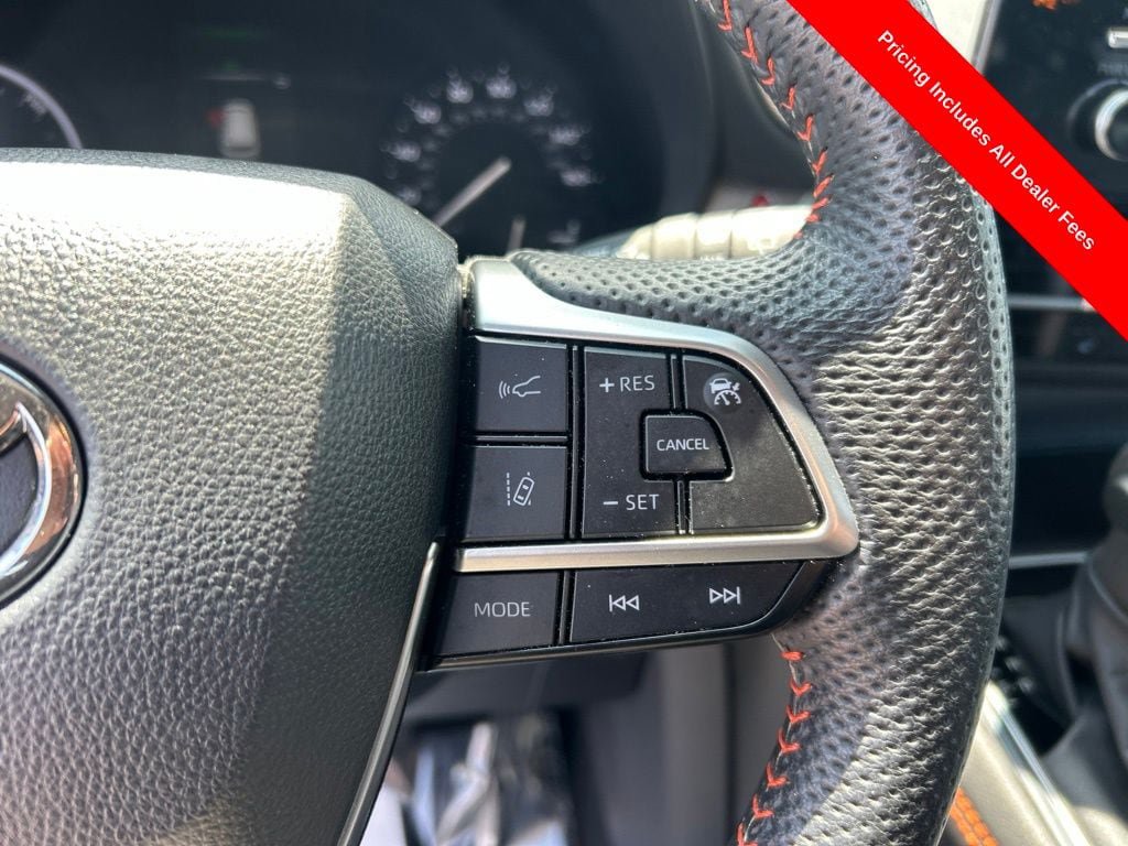Used 2024 Toyota Sienna XSE w/ XSE Plus Package FWD image 9