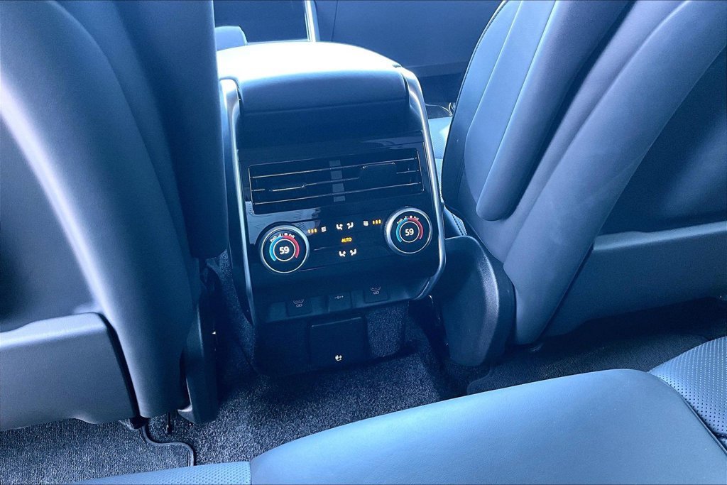 Certified 2025 Land Rover Range Rover SE AWD/4WD image 10
