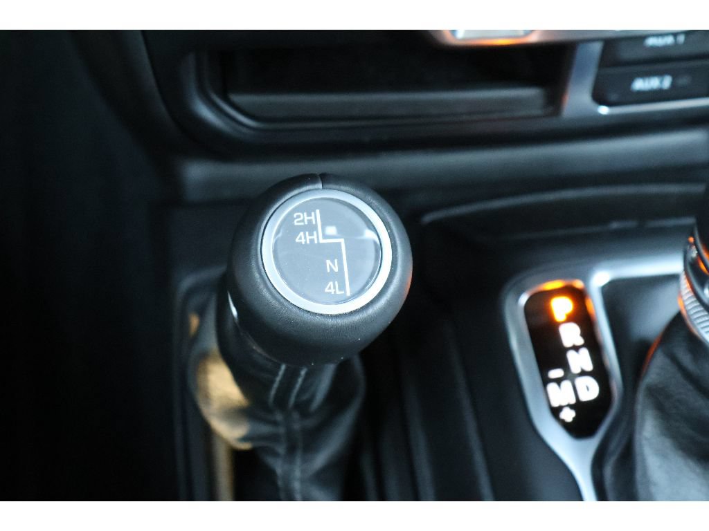 Used 2024 Jeep Wrangler Unlimited Sahara w/ Technology Group AWD/4WD image 8