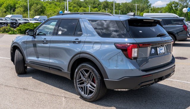 New 2026 Ford Explorer ST-Line w/ ST-Line Street Pack AWD/4WD image 4