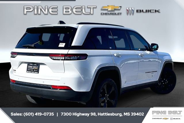 Used 2024 Jeep Grand Cherokee Altitude image 11