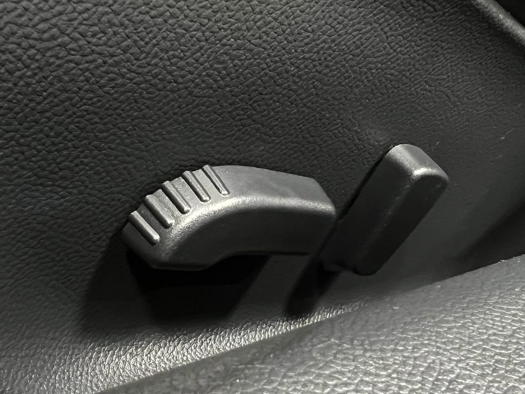 Used 2011 INFINITI G37 x w/ Premium Pkg image 17