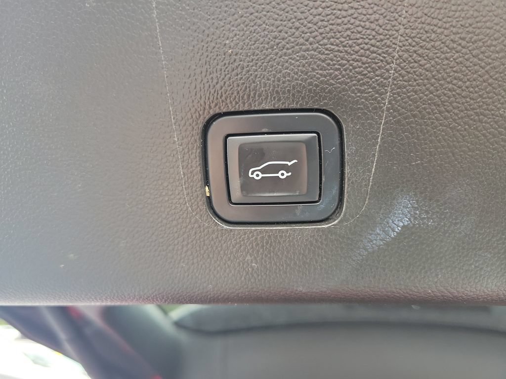 Used 2019 Chevrolet Traverse High Country w/ LPO, Floor Liner Package AWD/4WD image 9