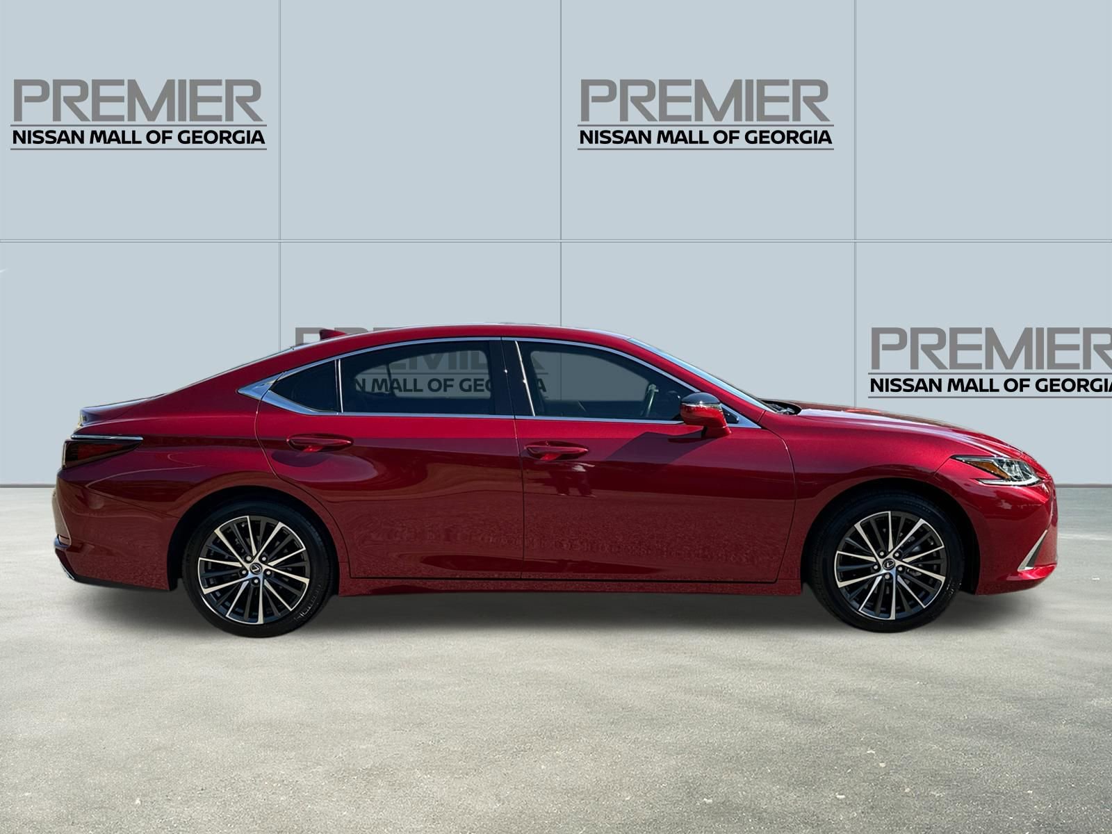 Used 2025 Lexus ES 350 w/ Premium Package image 4