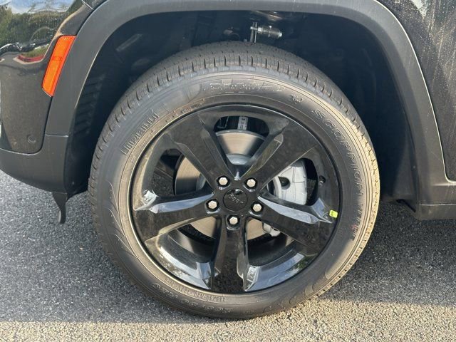 New 2025 Jeep Grand Cherokee Limited w/ Luxury Tech Group II image 11