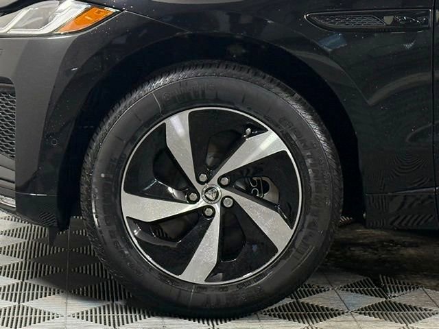 New 2026 Jaguar F-PACE R-Dynamic S image 13