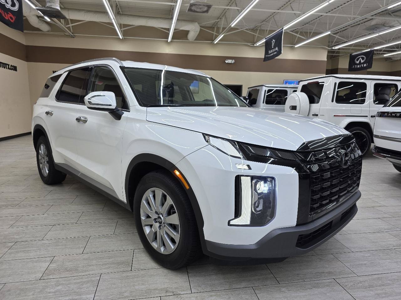 Used 2025 Hyundai Palisade SEL FWD image 4