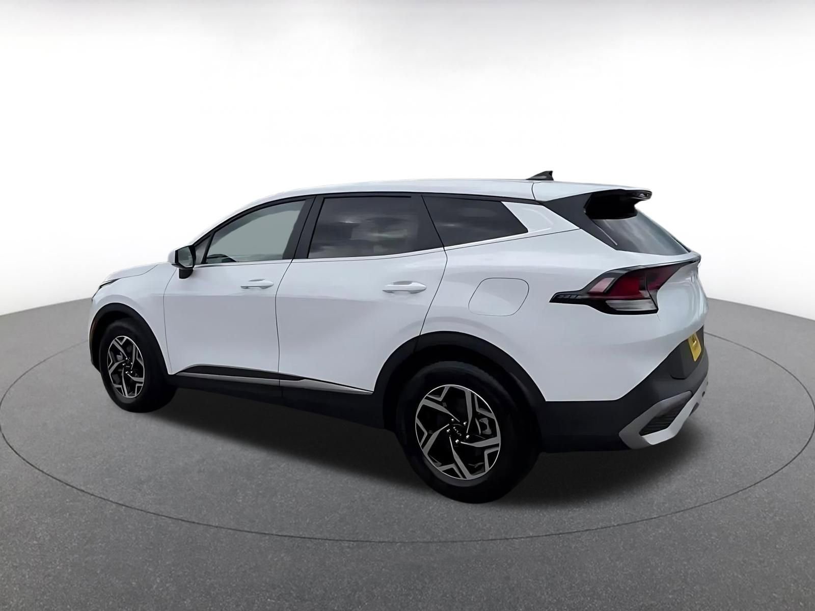 Used 2025 Kia Sportage LX FWD image 10