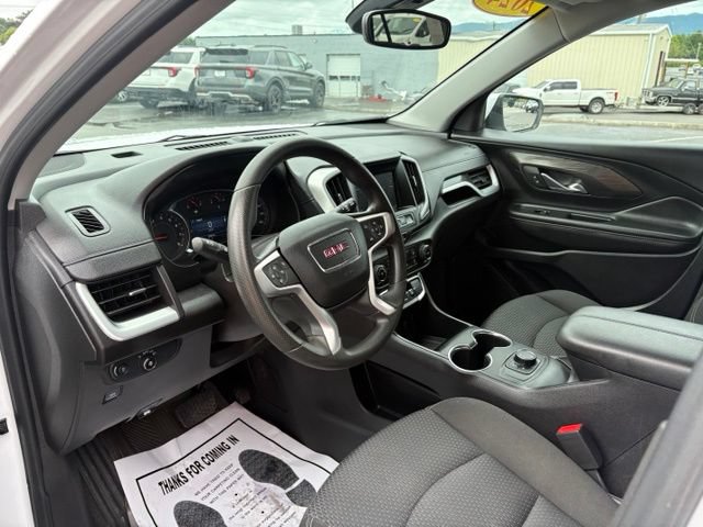 Used 2024 GMC Terrain SLE AWD/4WD image 3
