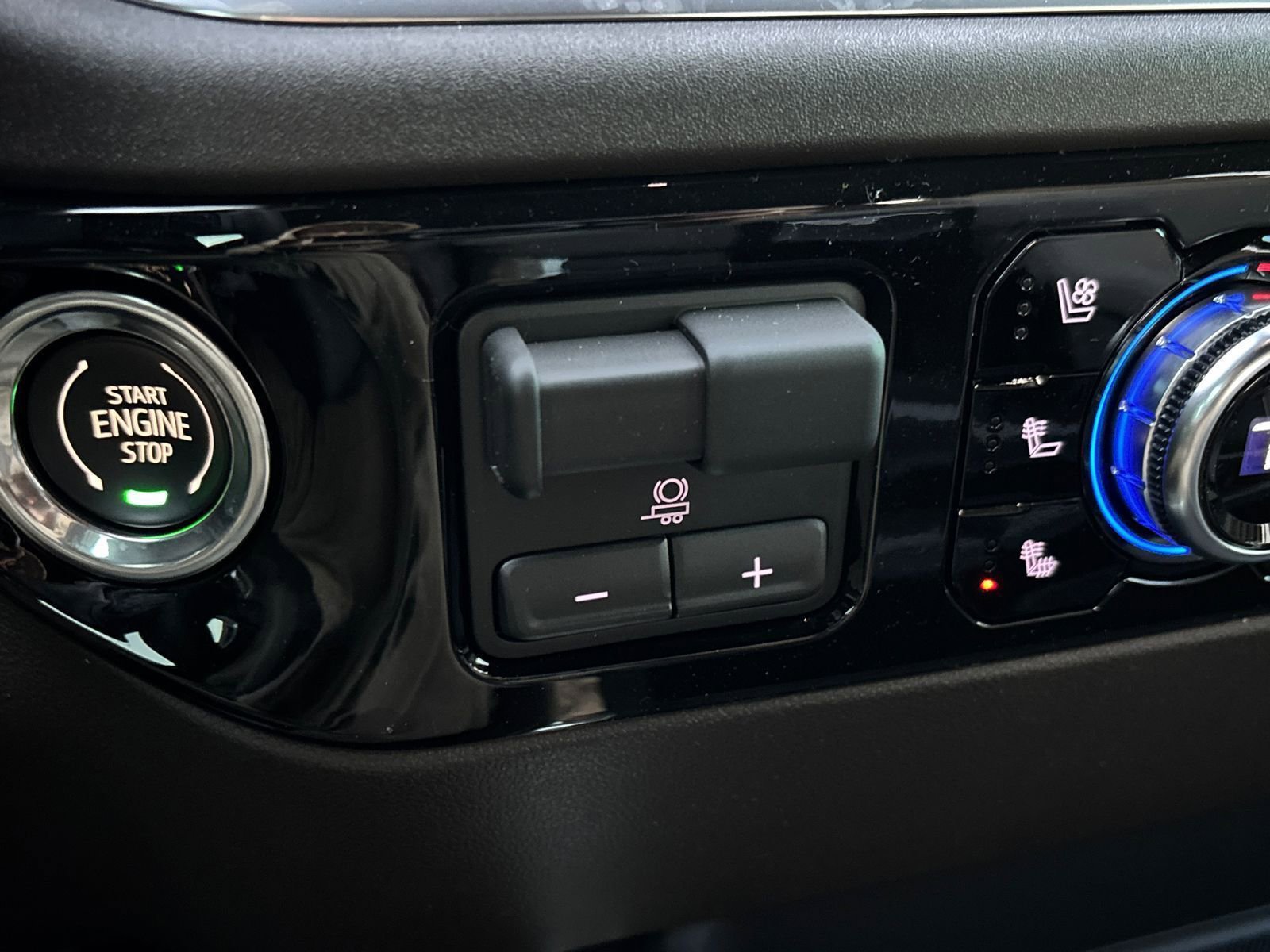 New 2026 GMC Sierra 2500 SLT w/ SLT Premium Package image 12