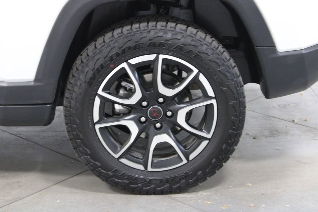 Used 2025 Jeep Compass Trailhawk image 16