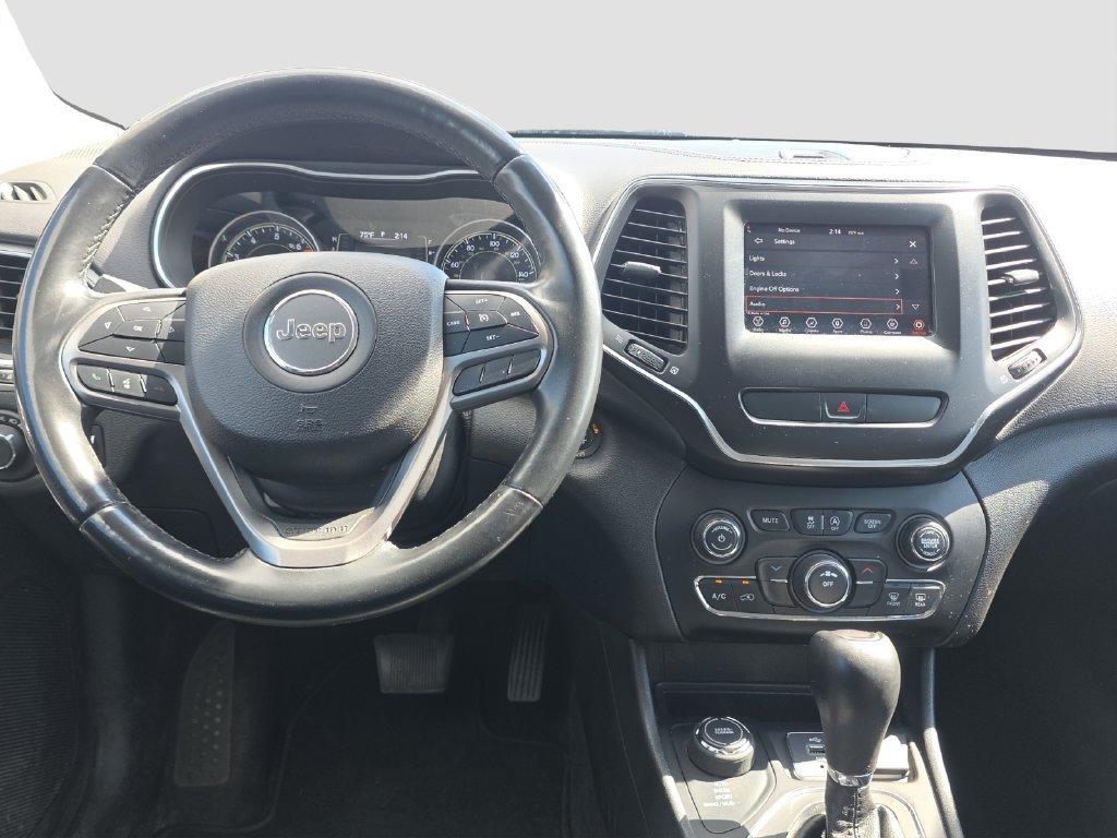 Used 2019 Jeep Cherokee Latitude Plus AWD/4WD image 13
