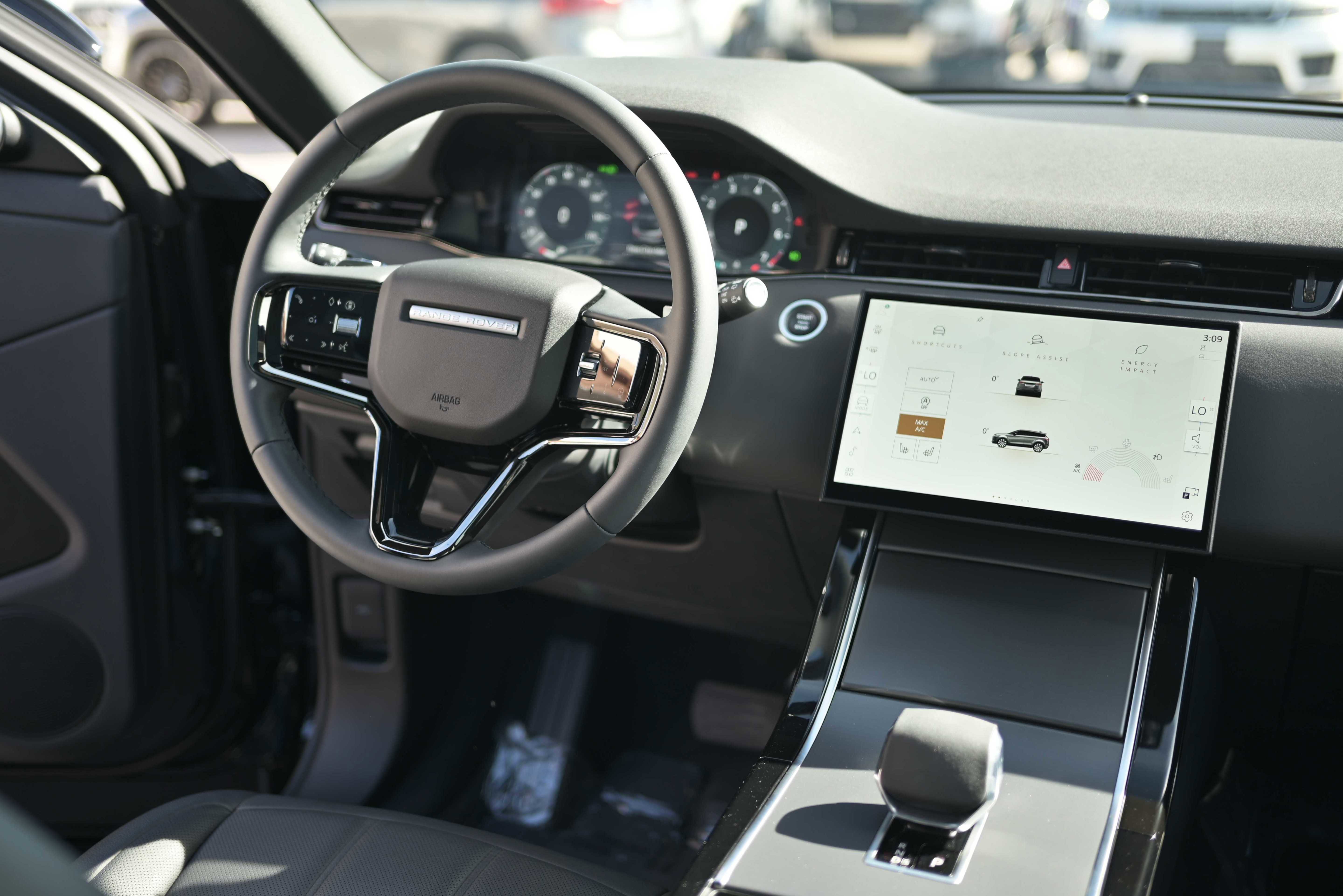 Used 2026 Land Rover Range Rover Evoque S image 7