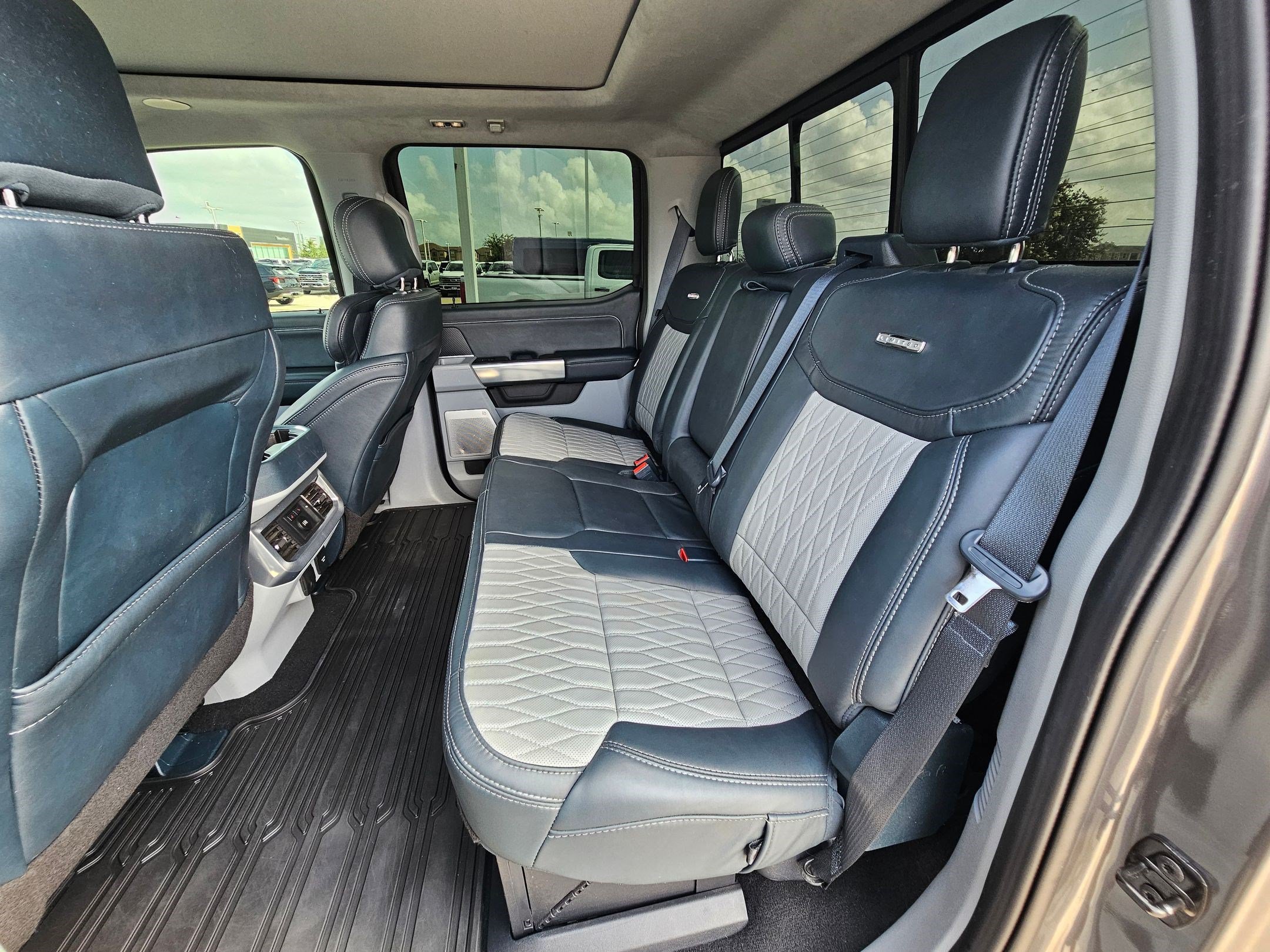 Used 2024 Ford F250 Limited w/ FX4 Off-Road Package AWD/4WD image 29