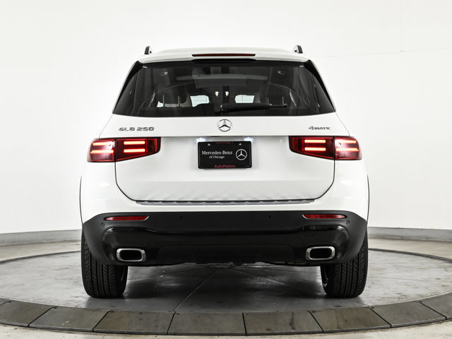 Used 2026 Mercedes-Benz GLB 250 4MATIC image 7