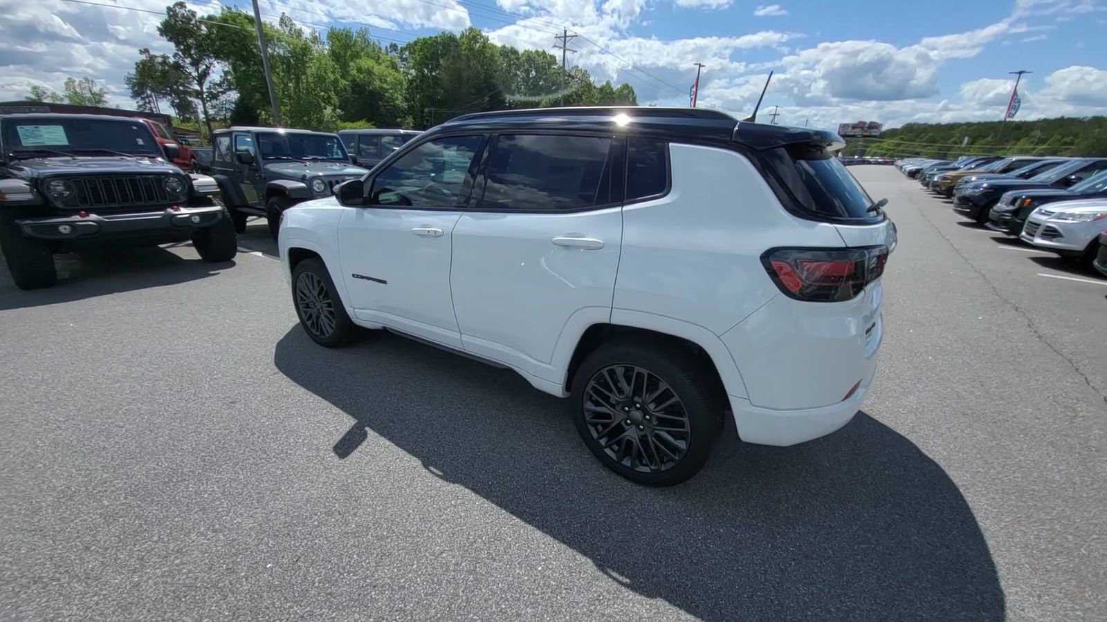 Used 2024 Jeep Compass Limited w/ Driver Assist Group I AWD/4WD image 3