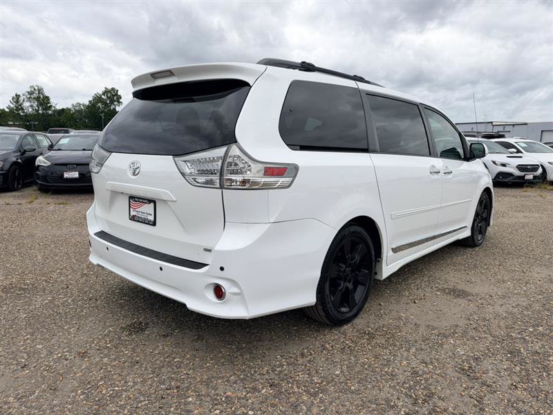 Used 2013 Toyota Sienna SE FWD image 5