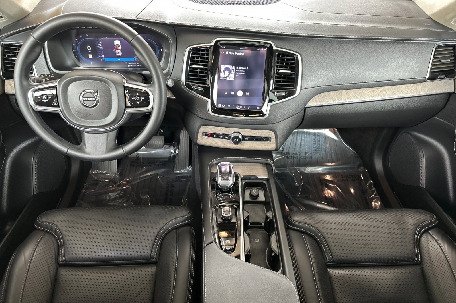 Certified 2024 Volvo XC90 T8 Ultimate w/ Lounge Package image 15