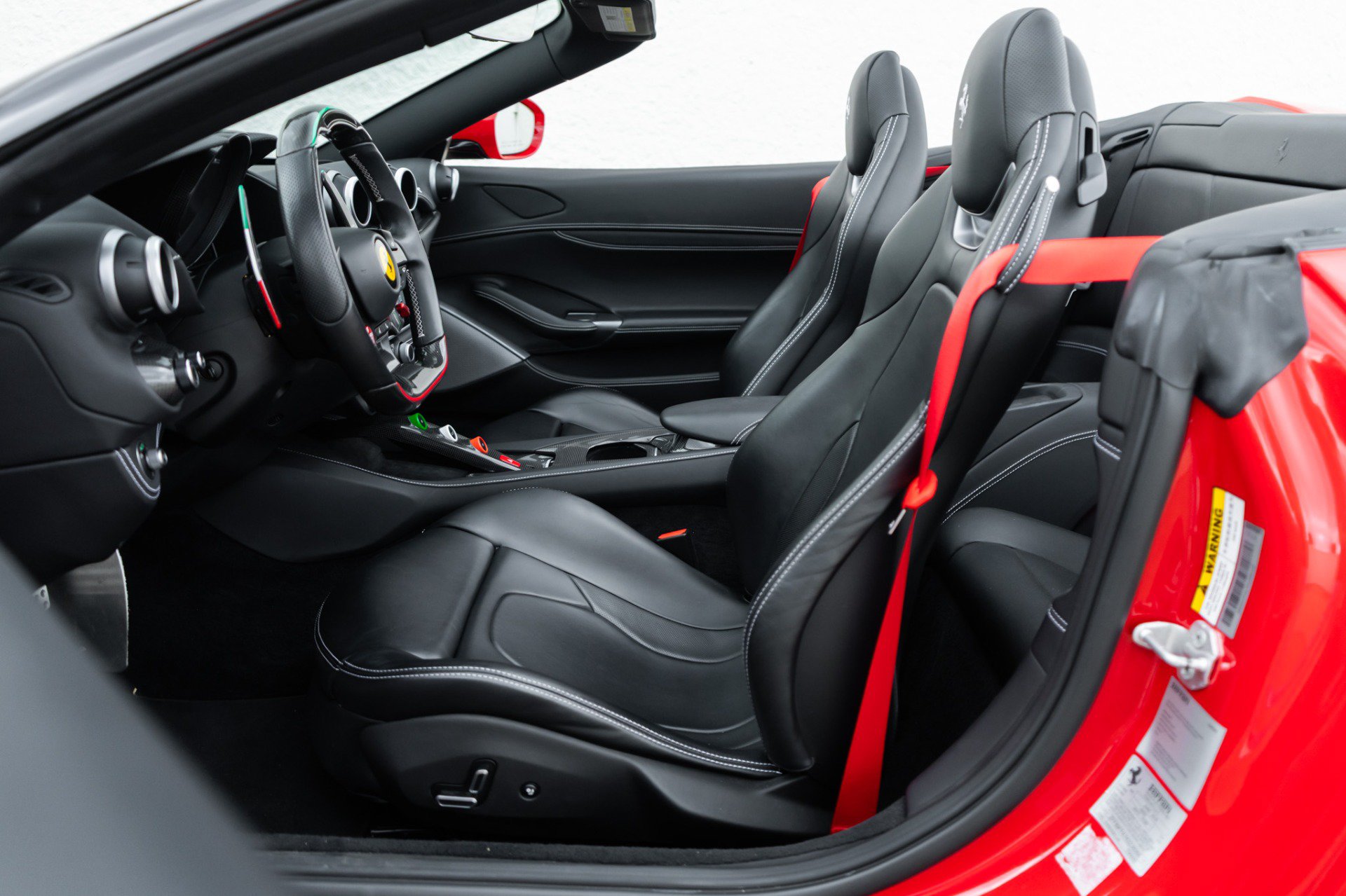 Used 2019 Ferrari Portofino RWD image 5