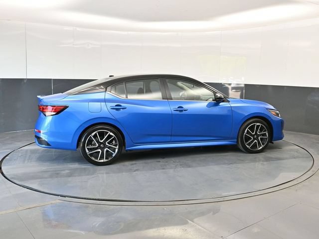 Used 2025 Nissan Sentra SR w/ Trunk Package FWD image 4
