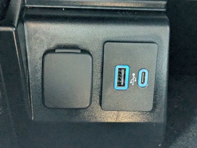 Used 2022 Ford Explorer XLT w/ Equipment Group 202A image 30