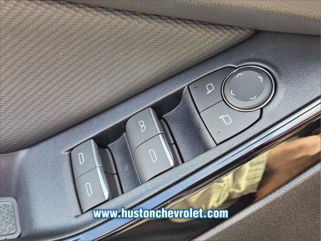 New 2027 Chevrolet Equinox RS w/ Safety and Technology Package FWD image 23