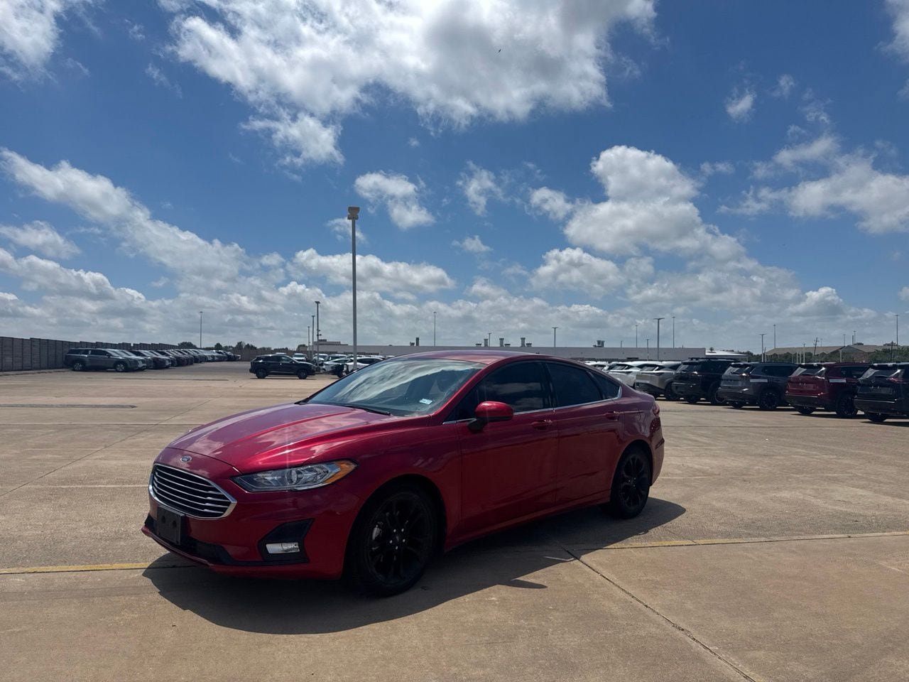 Used 2020 Ford Fusion SE w/ Equipment Group 151A FWD image 9