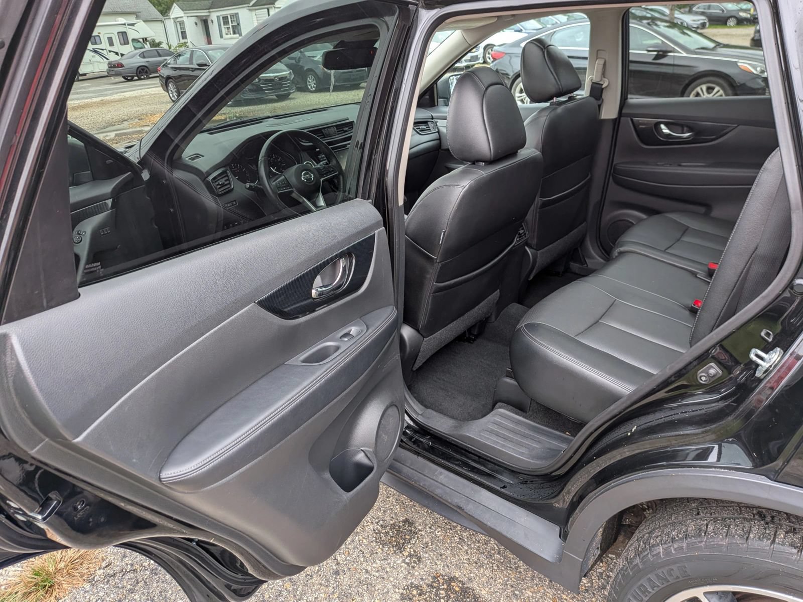 Used 2017 Nissan Rogue SL w/ SL Premium Package AWD/4WD image 30