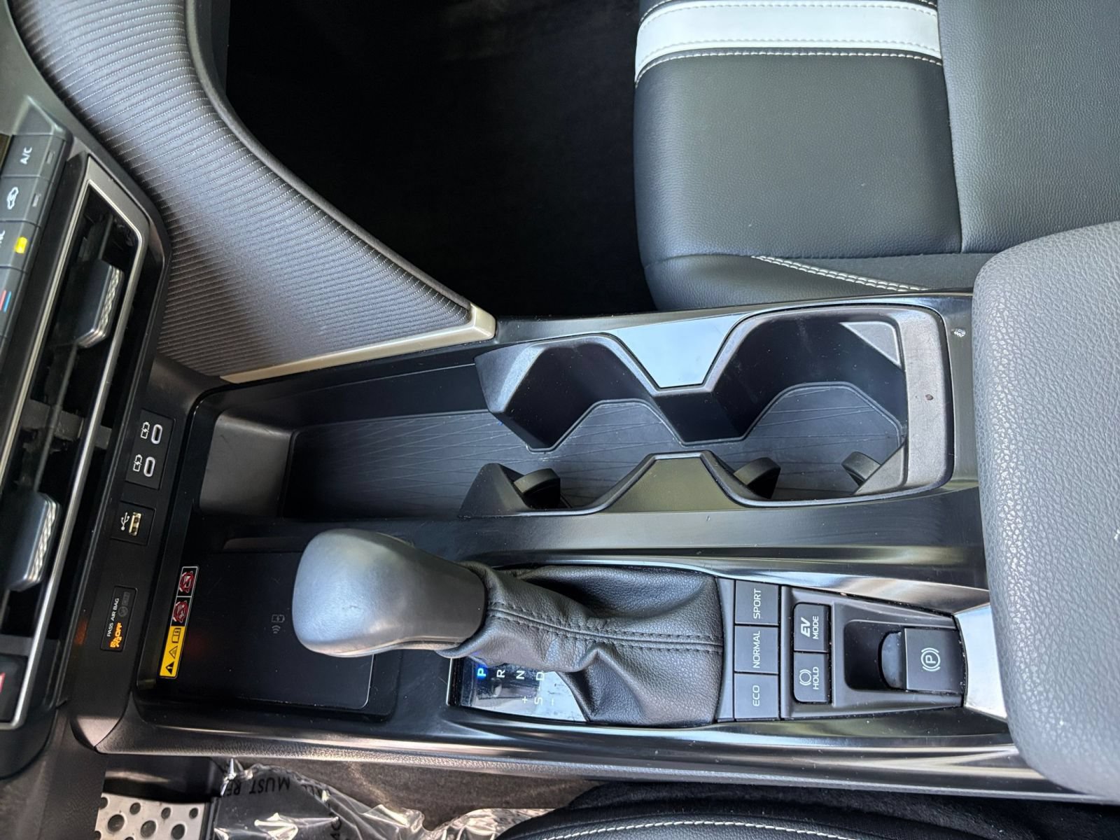 Used 2026 Toyota Camry SE FWD image 40