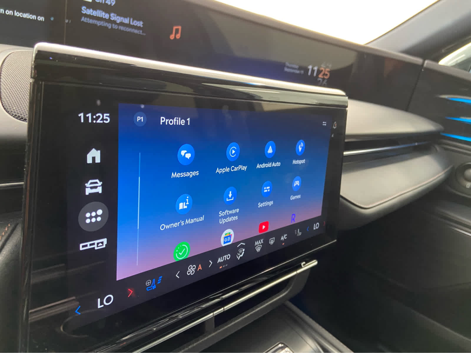 Used 2024 Lincoln Nautilus Premier w/ Equipment Group 102A image 29