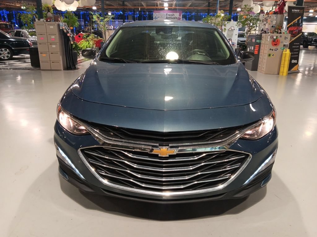 Used 2025 Chevrolet Malibu LT FWD image 4