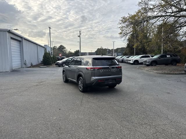 Used 2024 Nissan Pathfinder S image 7