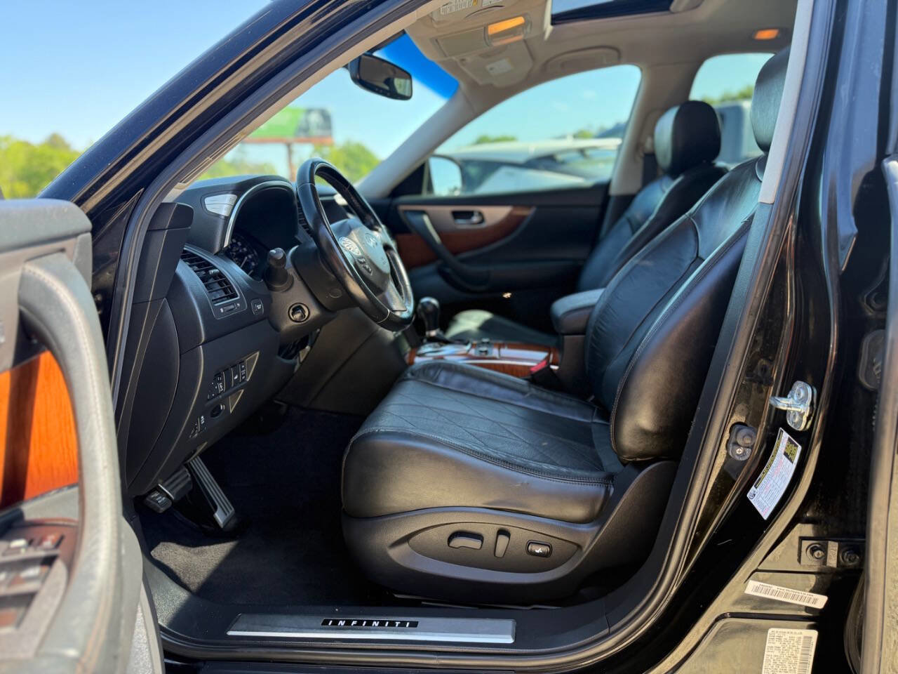 Used 2016 INFINITI QX70 2WD w/ Premium Package image 11