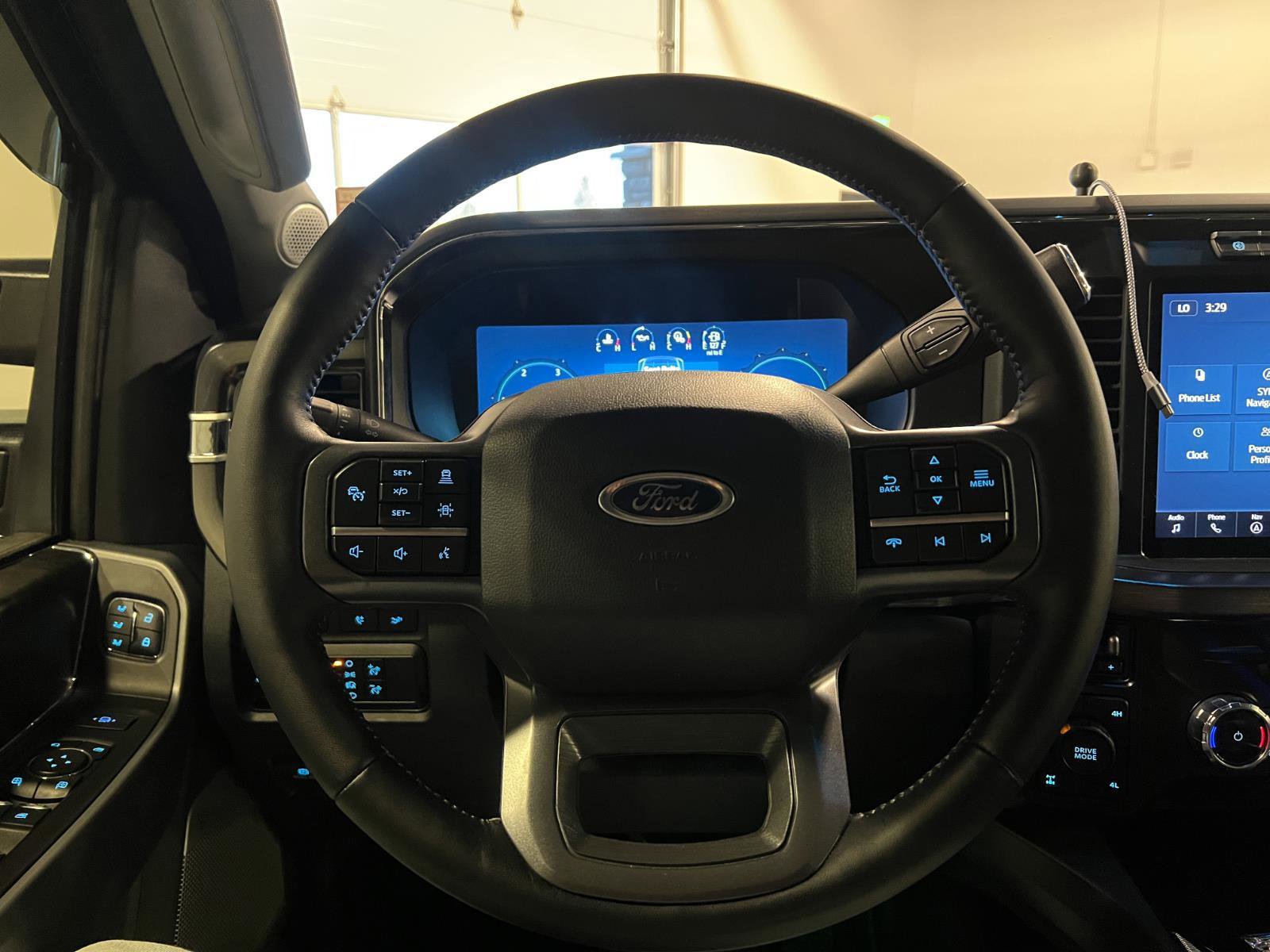 Used 2024 Ford F350 Lariat w/ Lariat Ultimate Package image 11