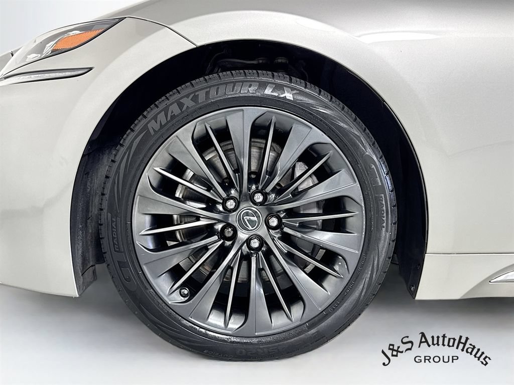 Used 2019 Lexus LS 500h w/ Interior Upgrade Package RWD image 40
