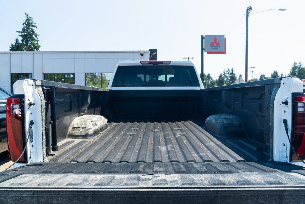 Used 2025 GMC Sierra 3500 Denali w/ Denali Reserve Package image 7