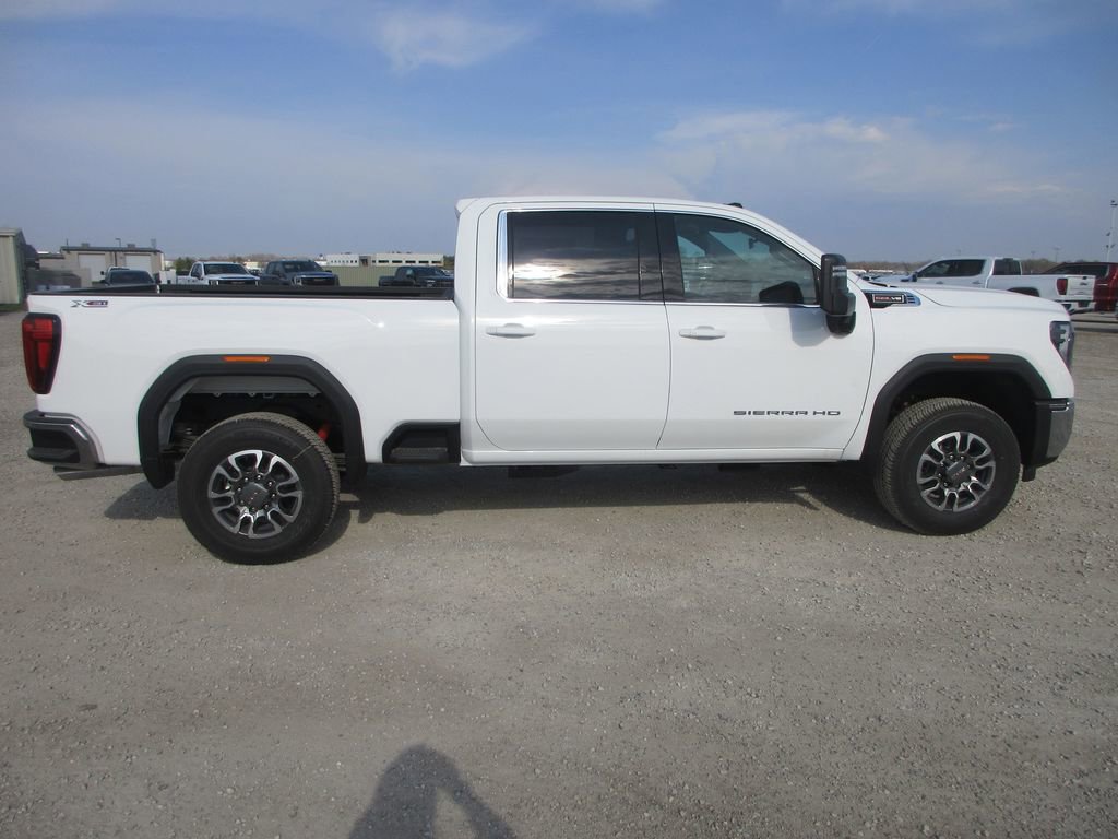 New 2026 GMC Sierra 2500 SLE image 3