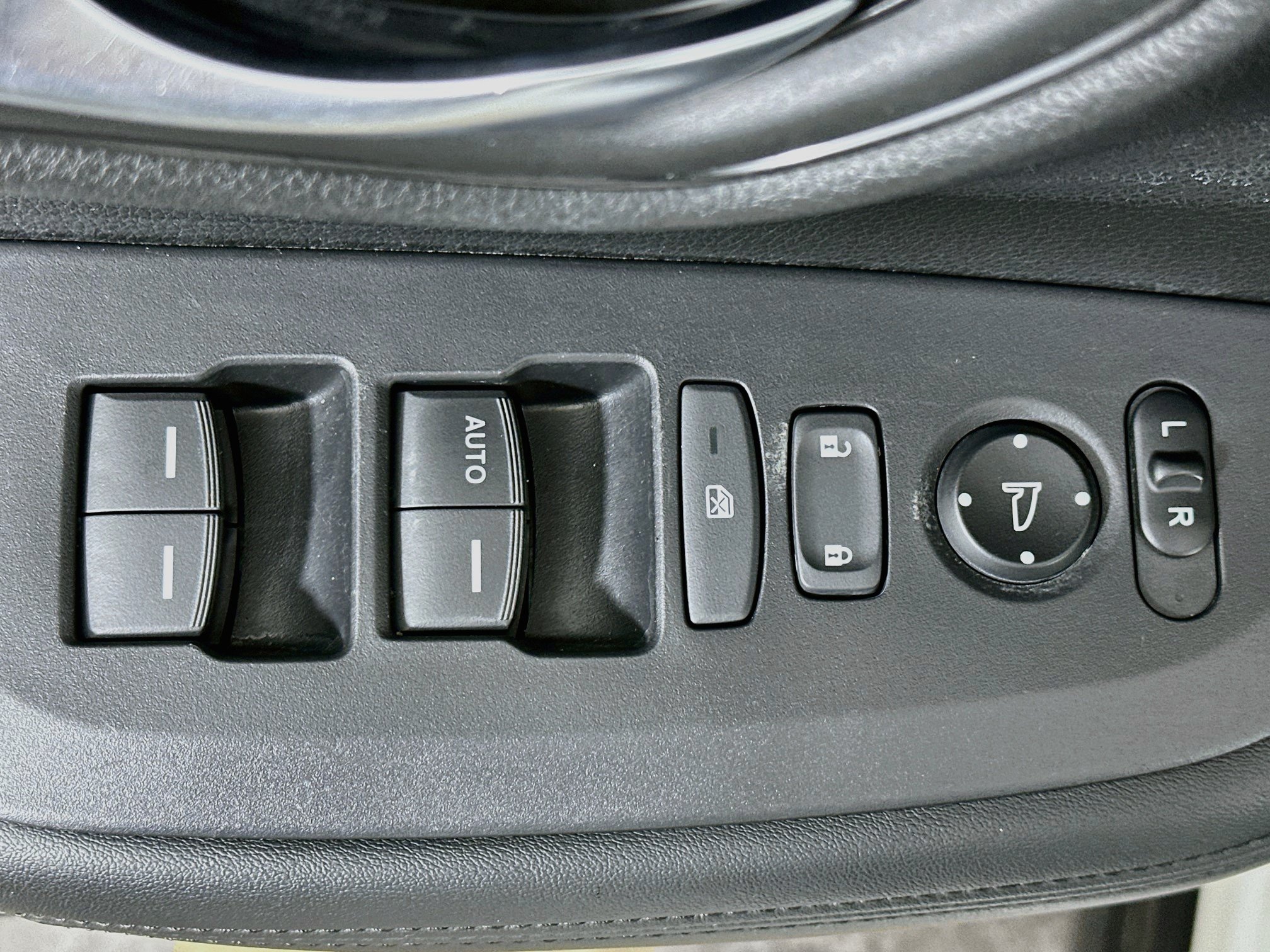 Used 2023 Honda HR-V LX image 15