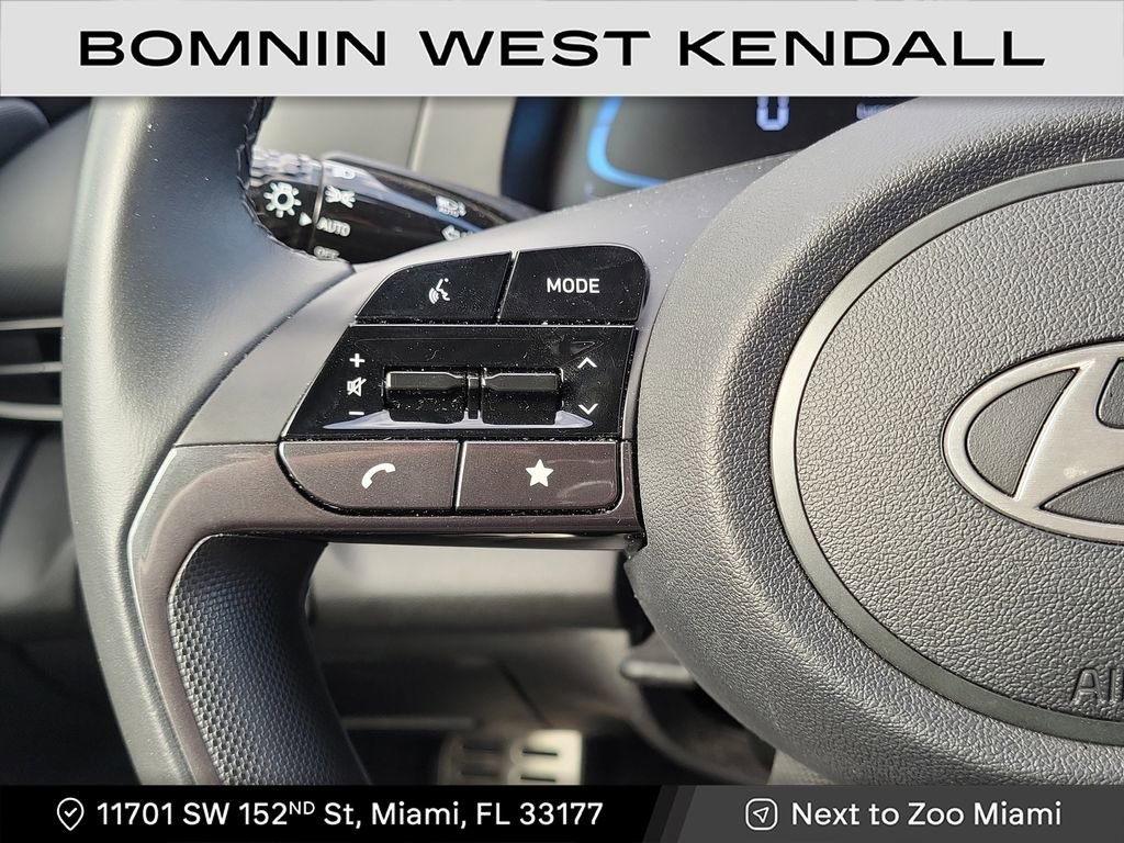 Used 2025 Hyundai Elantra Sport image 12