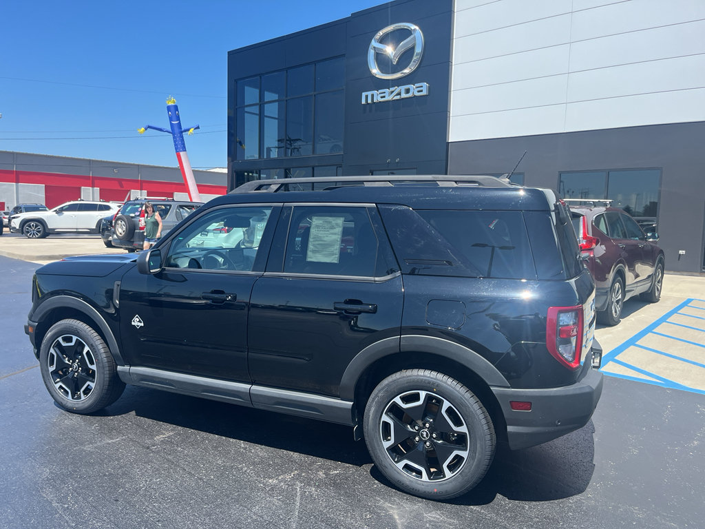 Used 2023 Ford Bronco Sport Outer Banks w/ Tech Package AWD/4WD image 3