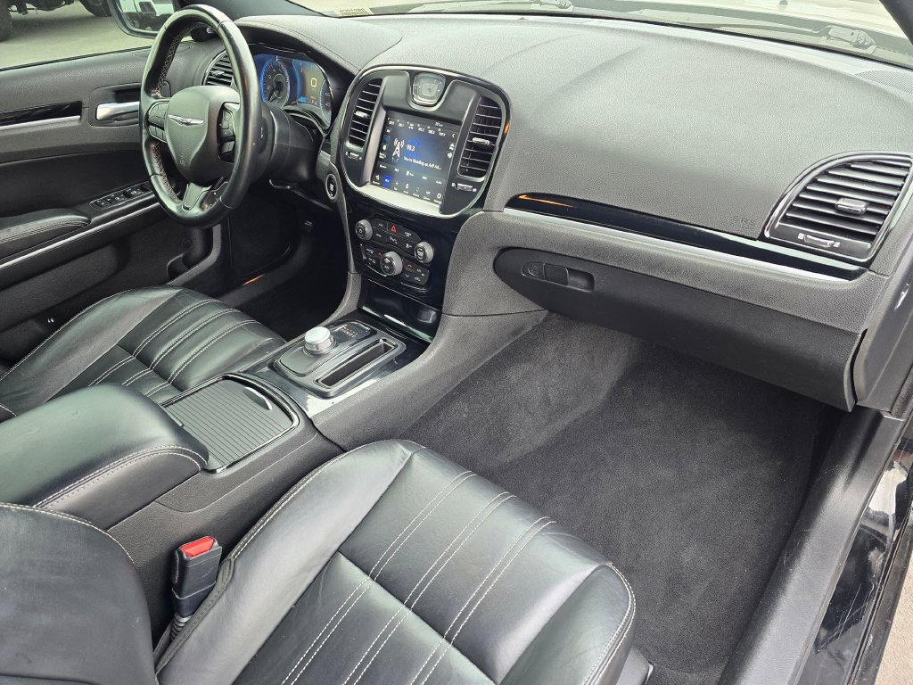 Used 2022 Chrysler 300 S RWD image 16