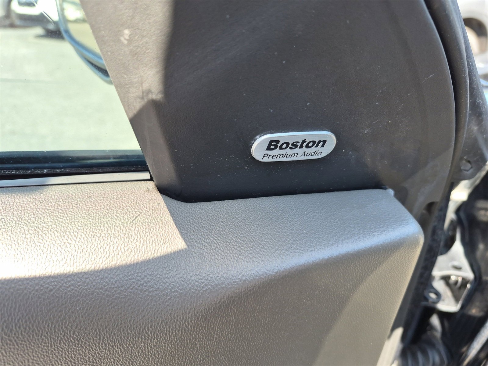 Used 2008 Chrysler 300 C w/ Navigation & Sound Group II image 17