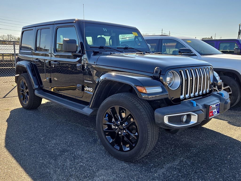 Used 2022 Jeep Wrangler Unlimited Sahara w/ Cold Weather Group image 3