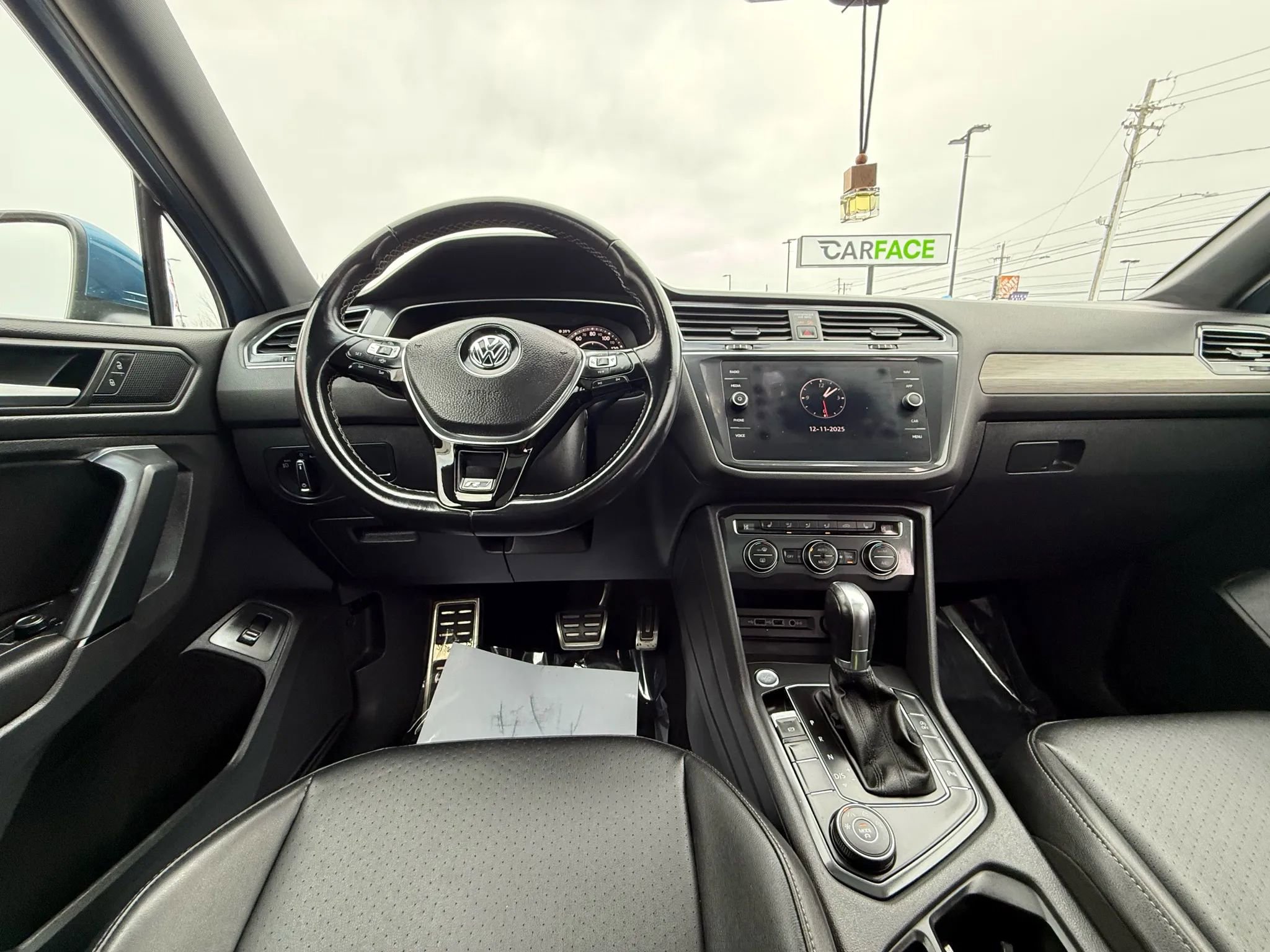 Used 2019 Volkswagen Tiguan SEL R-Line image 30