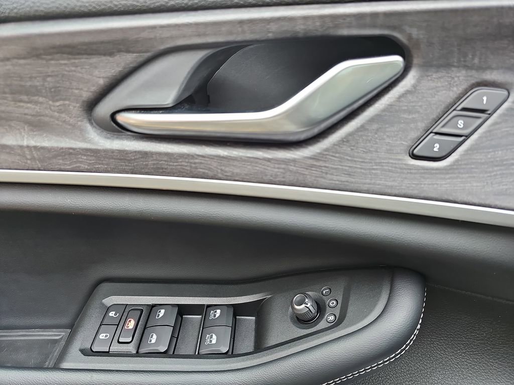 Certified 2021 Jeep Grand Cherokee L Limited image 30