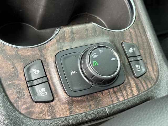 Used 2023 GMC Acadia Denali w/ Black Diamond Edition FWD image 23