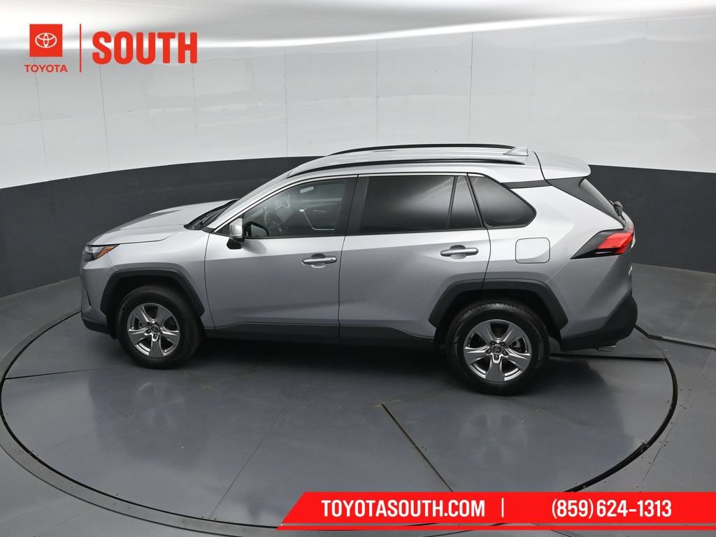 Used 2025 Toyota RAV4 XLE AWD/4WD image 49